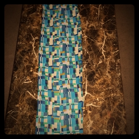 Infinity Scarf - Picture 1 of 3